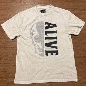 Slightly used White Graphic T-Shirt